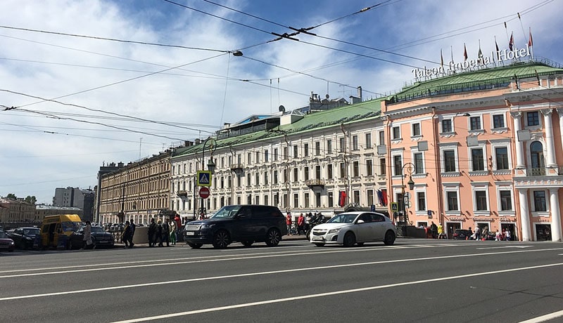 автомобили на дороге санкт-петербурга