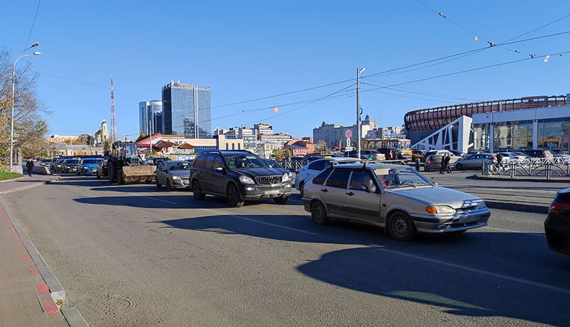 автомобильная трасса в городе