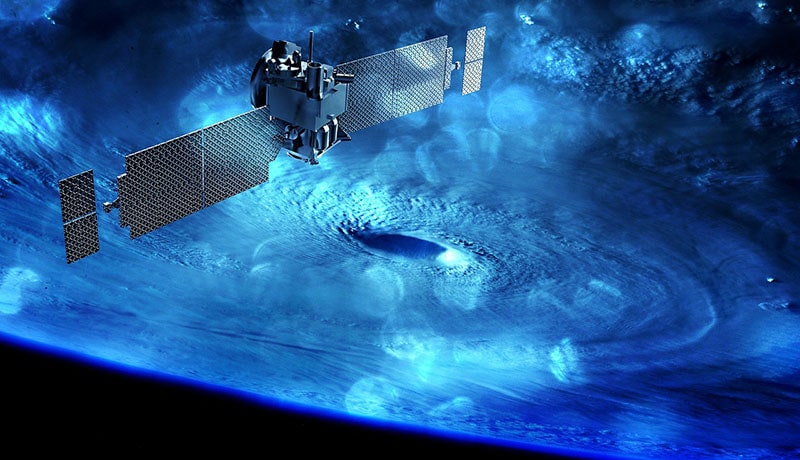 спутник на орбите земли