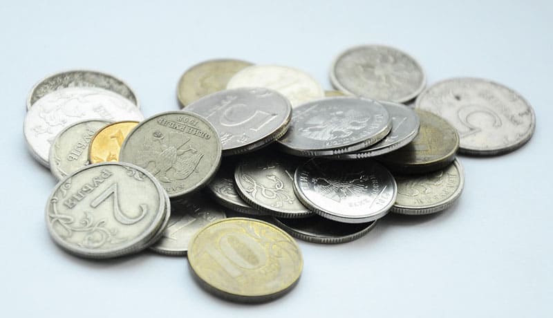 кучка рублевых монет