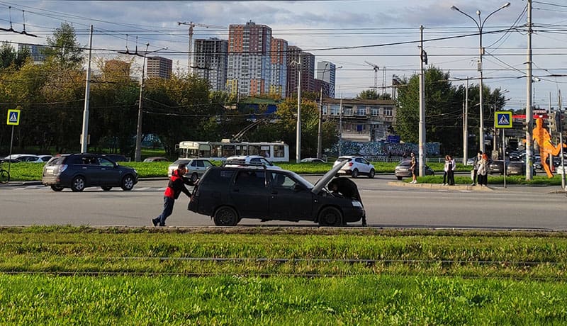 поломка автомобиля на дороге