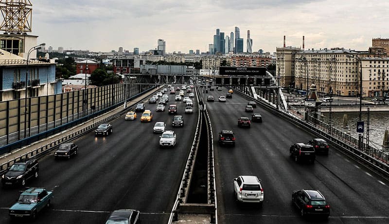 автомобильная магистраль в москве