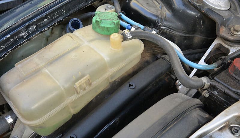 емкость для тосола в автомобиле