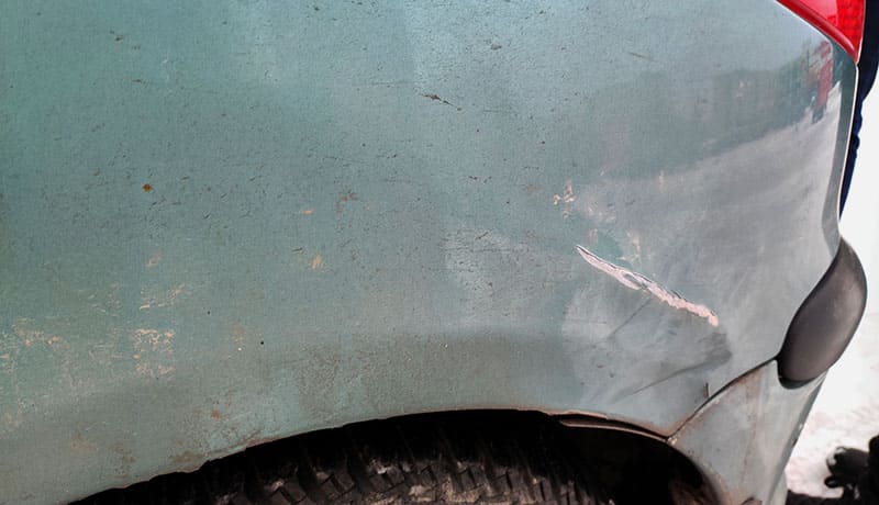 царапина на машине