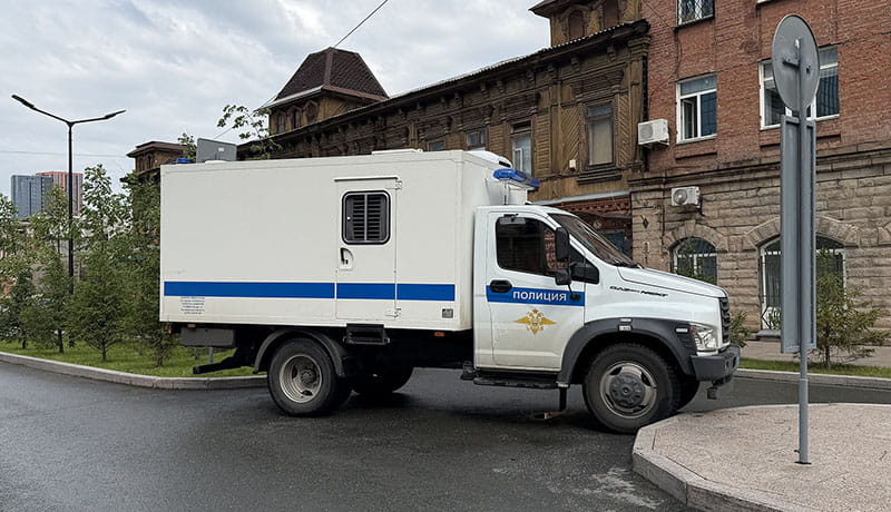 полицейский грузовик
