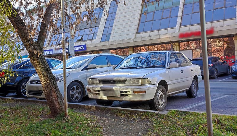 старая тойота королла 1989 года
