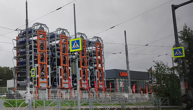 роторная парковка возле автоцентра лада