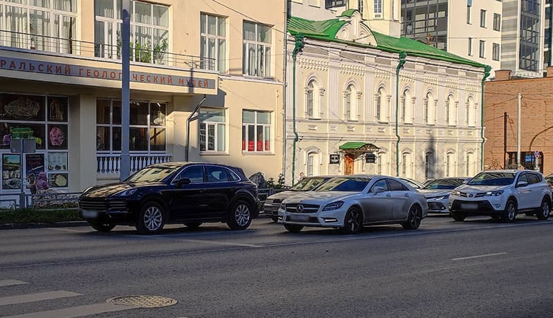 Владельцев иномарок предупреждают о росте расходов на ремонт