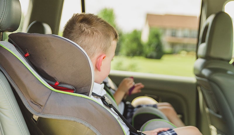 Правила перевозки детей в автомобиле – с какого возраста бустер